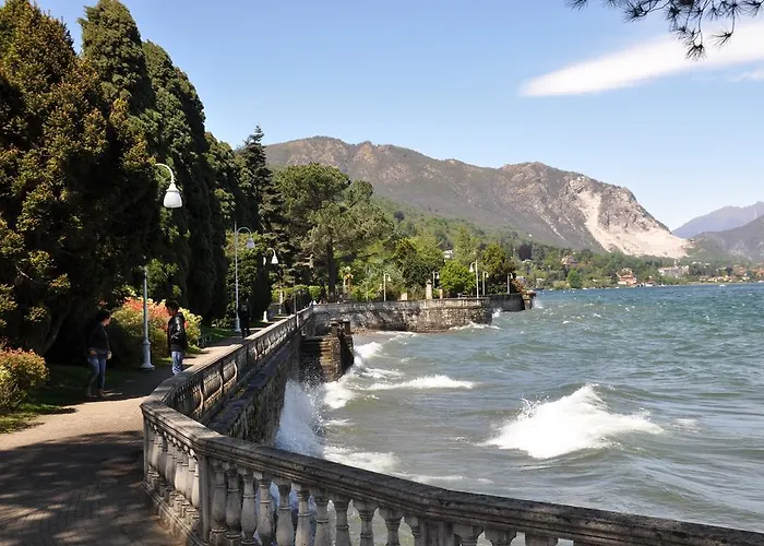 Casa Lari Lägenhetshotell Stresa