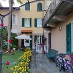 Casa Lari 4* סטרסה