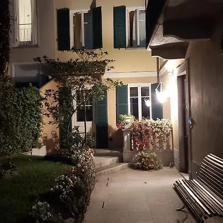 Casa Lari Lägenhetshotell Stresa